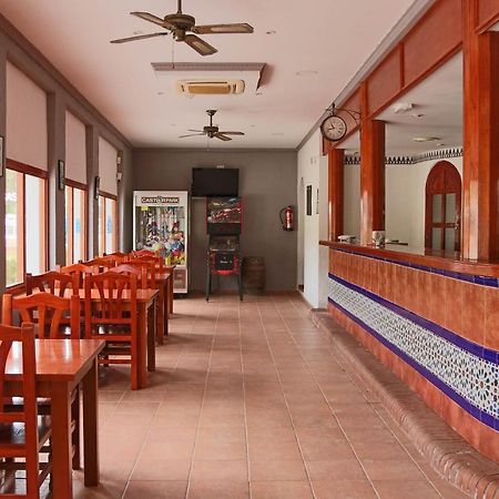 Hotel Comarruga Platja エクステリア 写真