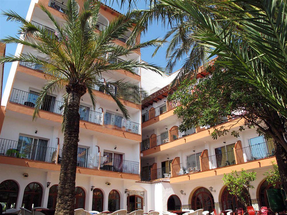 Hotel Comarruga Platja エクステリア 写真