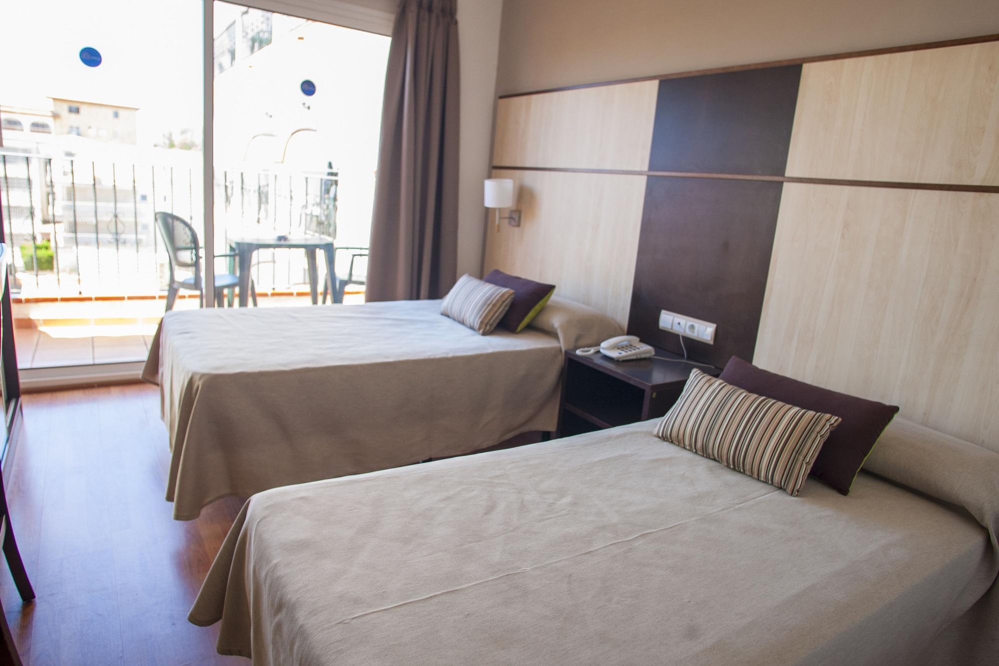 Hotel Comarruga Platja エクステリア 写真