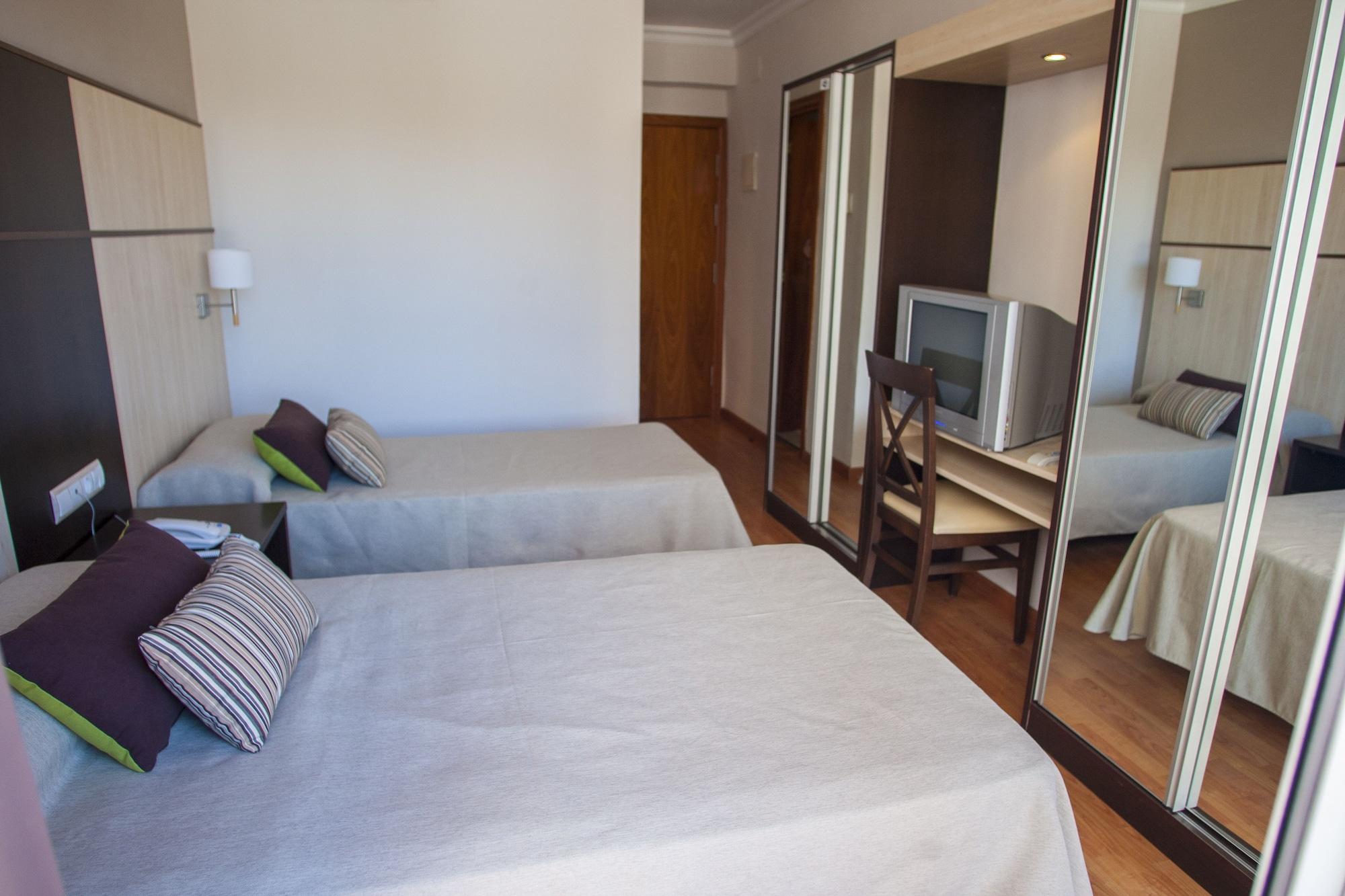 Hotel Comarruga Platja エクステリア 写真