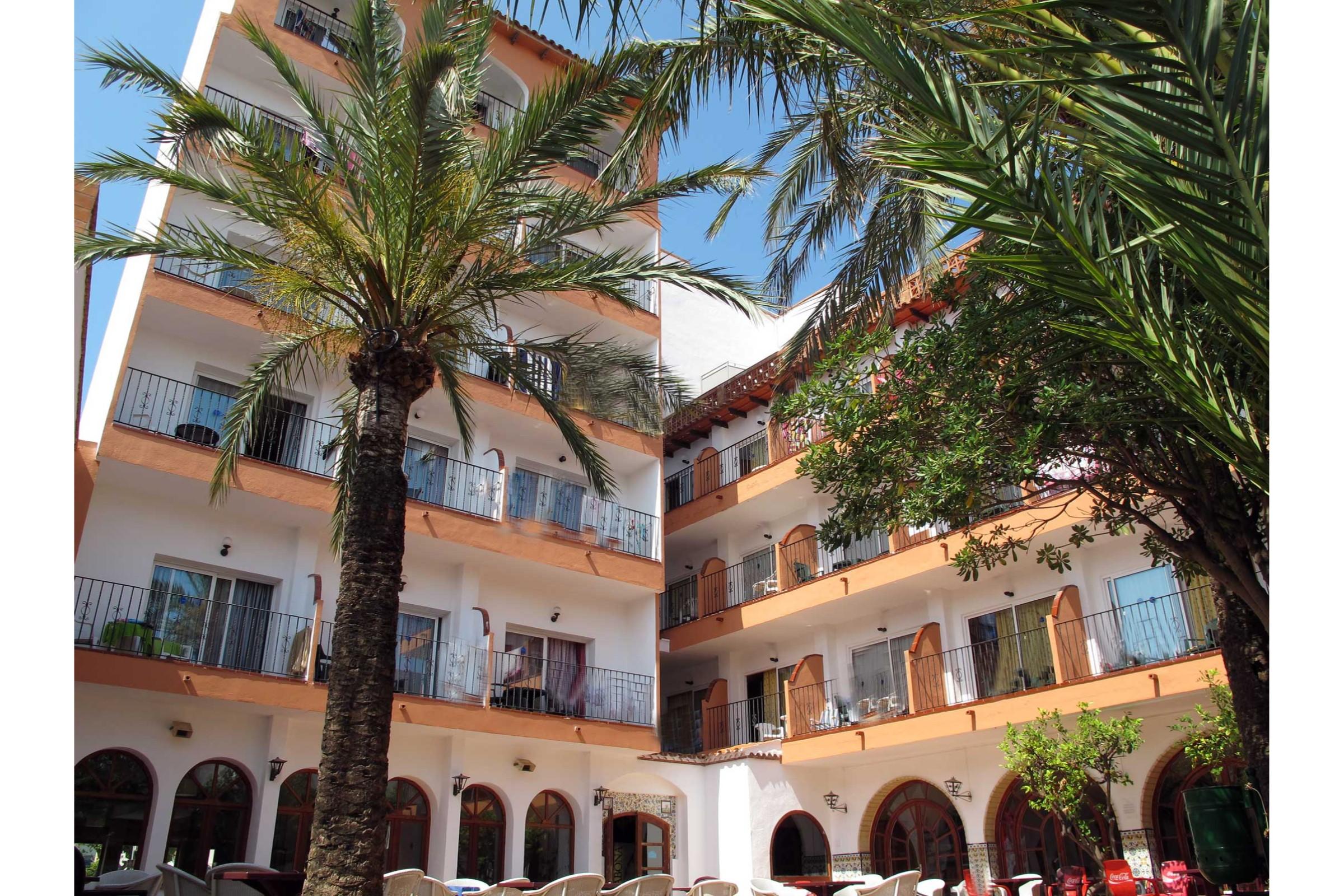 Hotel Comarruga Platja エクステリア 写真