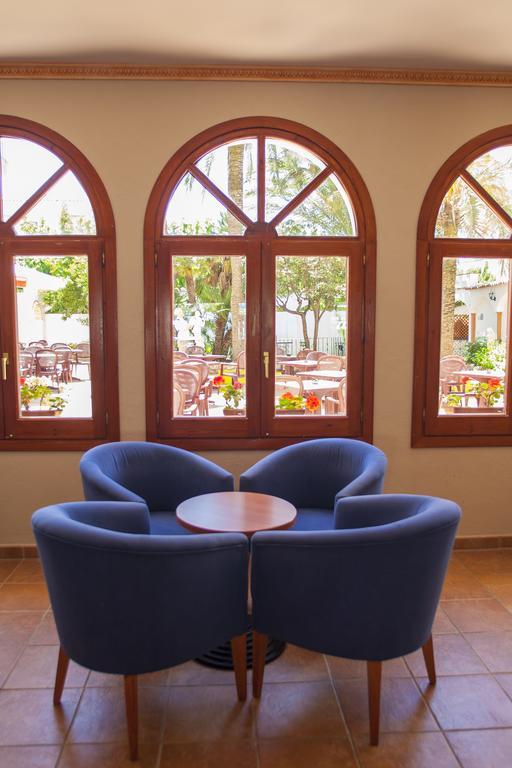 Hotel Comarruga Platja エクステリア 写真