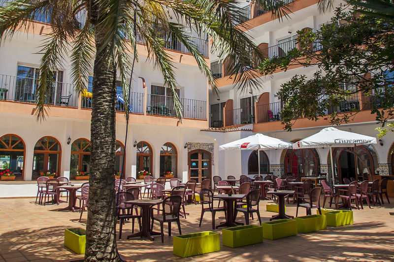 Hotel Comarruga Platja エクステリア 写真