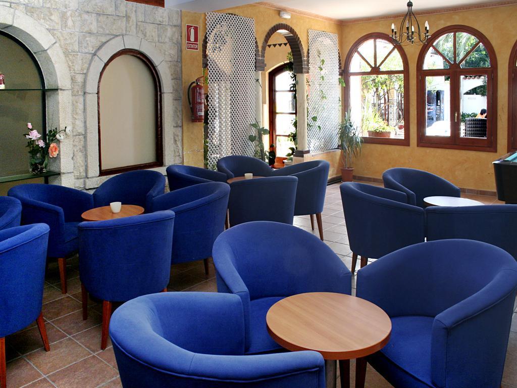 Hotel Comarruga Platja エクステリア 写真