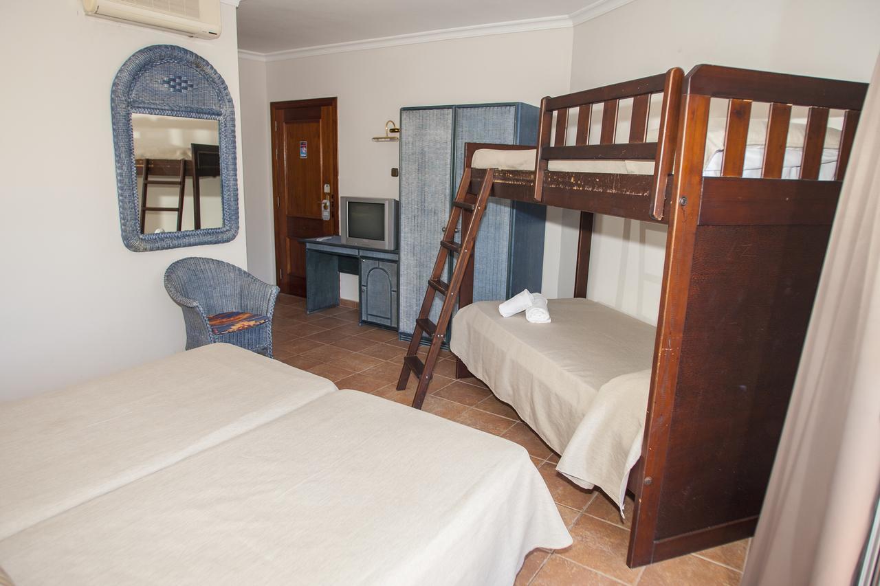 Hotel Comarruga Platja エクステリア 写真