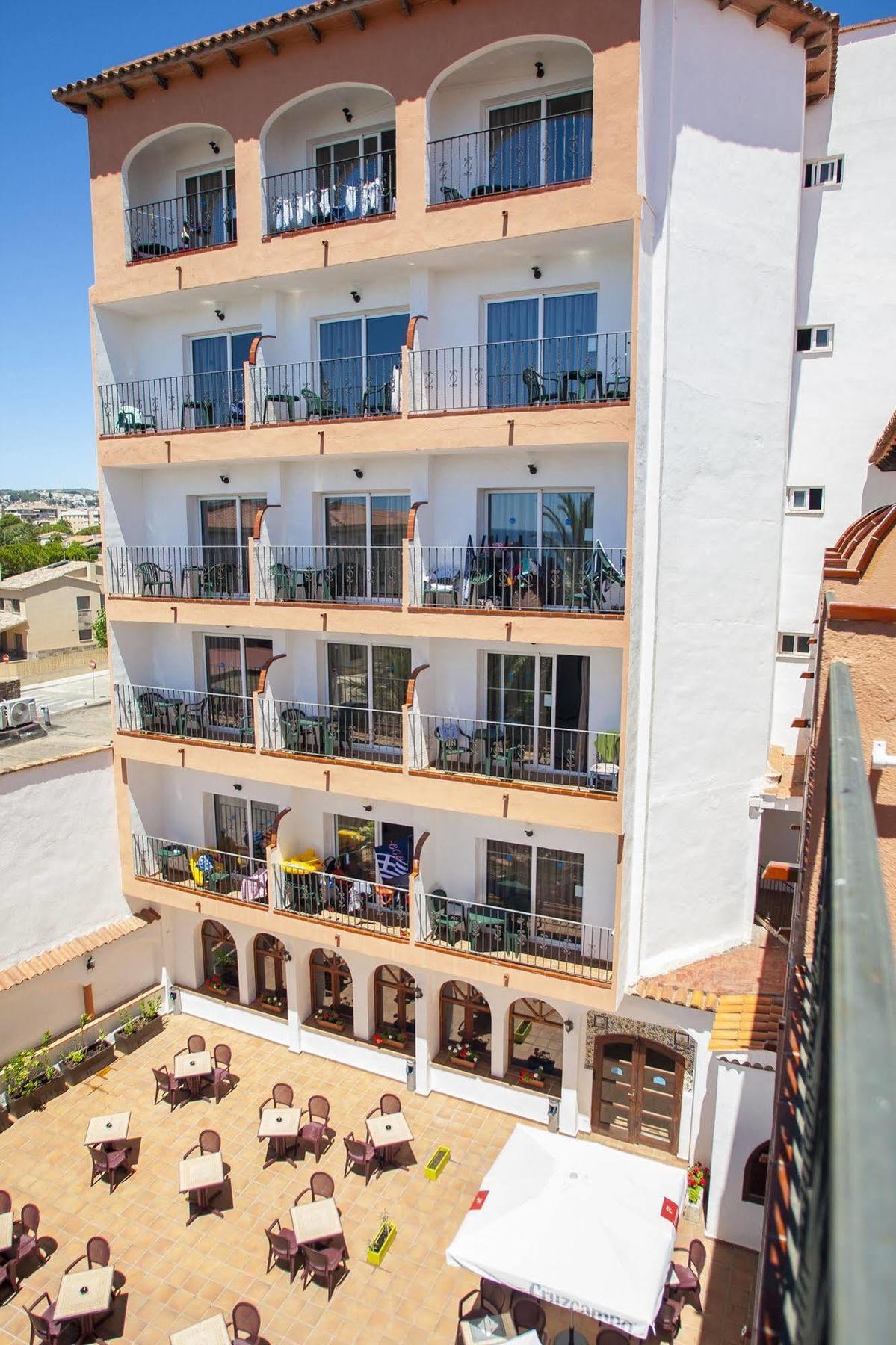 Hotel Comarruga Platja エクステリア 写真