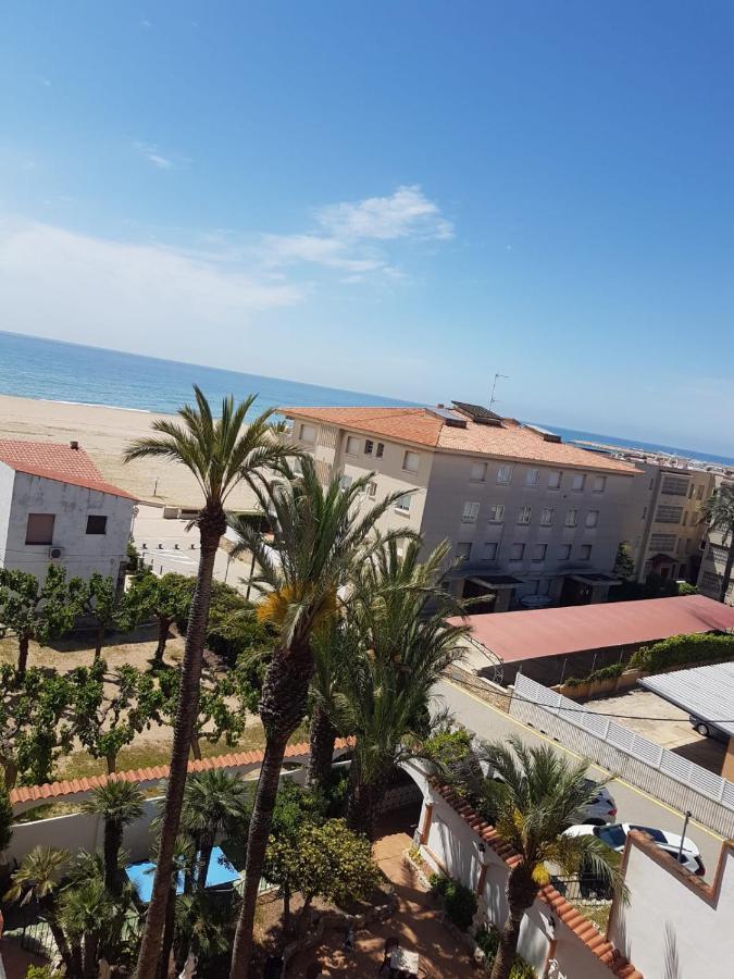 Hotel Comarruga Platja エクステリア 写真
